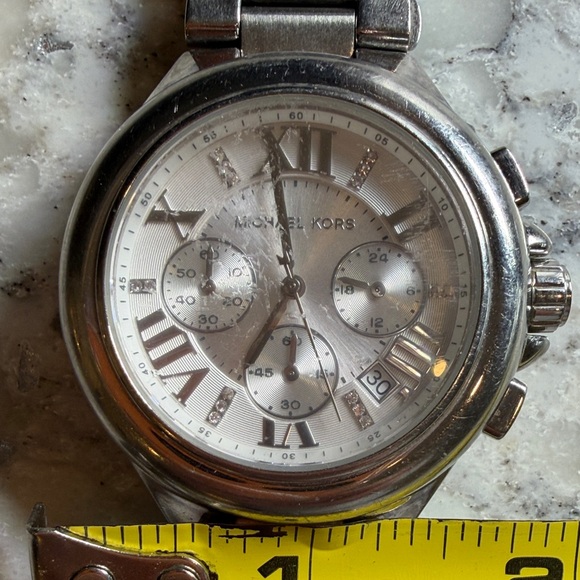 MICHAEL KORS Camille Chronograph Women’s Watch - Needs battery. - Picture 4 of 6